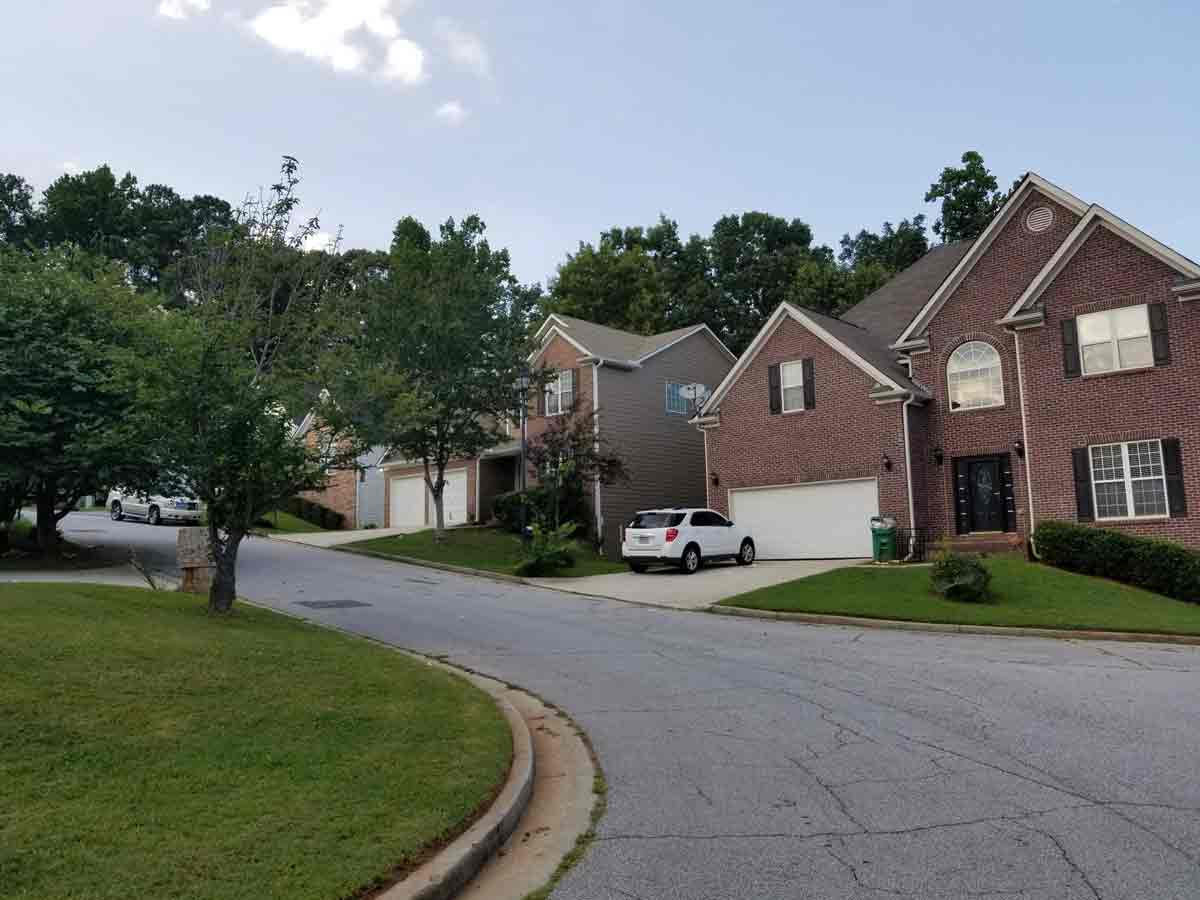 Neighborhood Image around the cul-de-sac